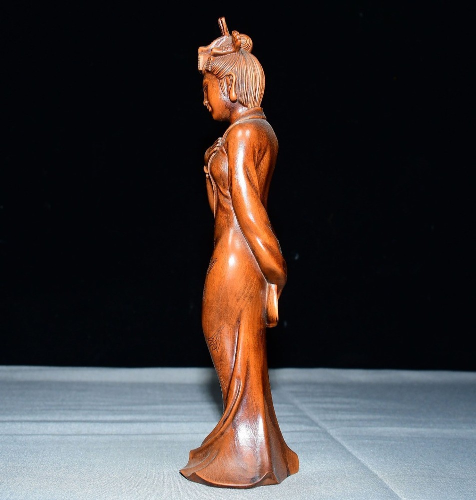 Exquisite Small Leaf Boxwood Classical Beauty Ornament