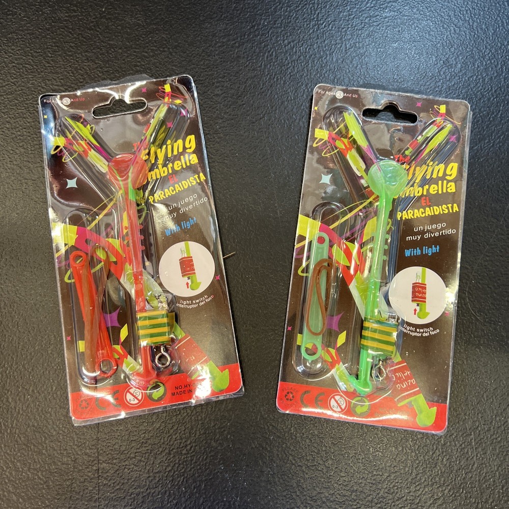Toy Flying Umbrella, Paracaidista, 2 Pack, Random Colors