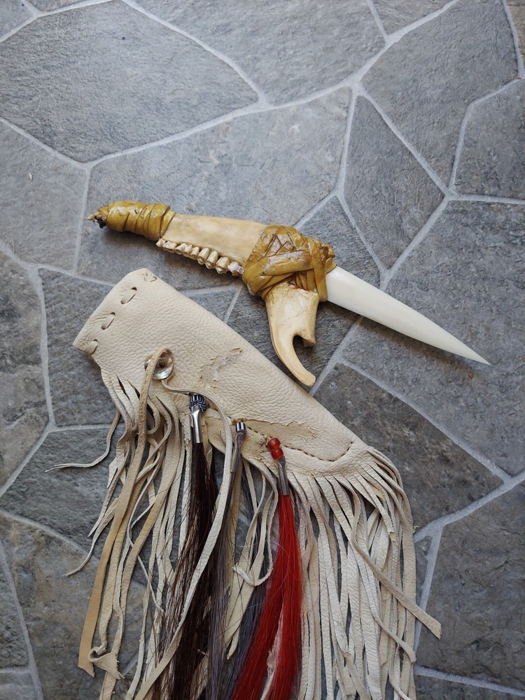 Native American Primitive Bone Knife & Jawbone Handle