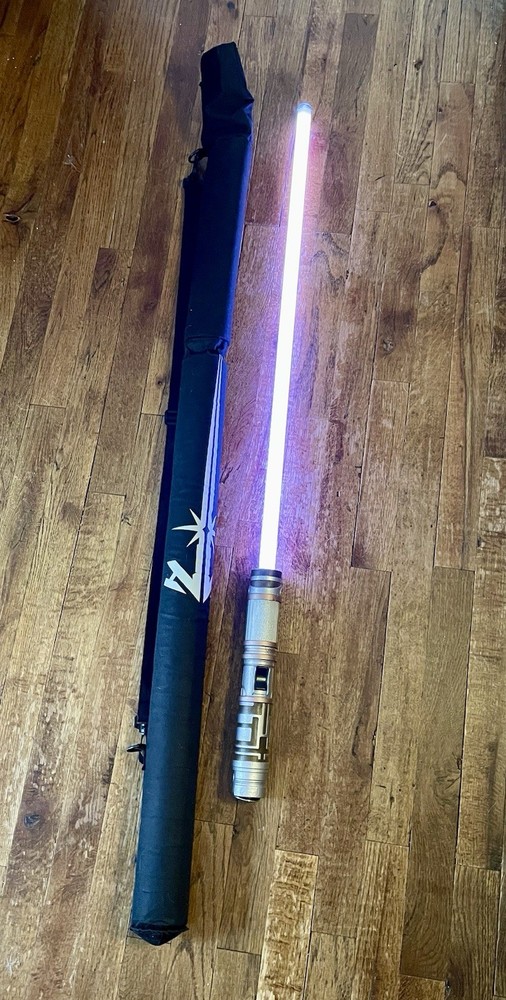 STAR WARS Savi’s Workshop Disney Lightsaber (ELEMENTAL NATURE) Blade + Case
