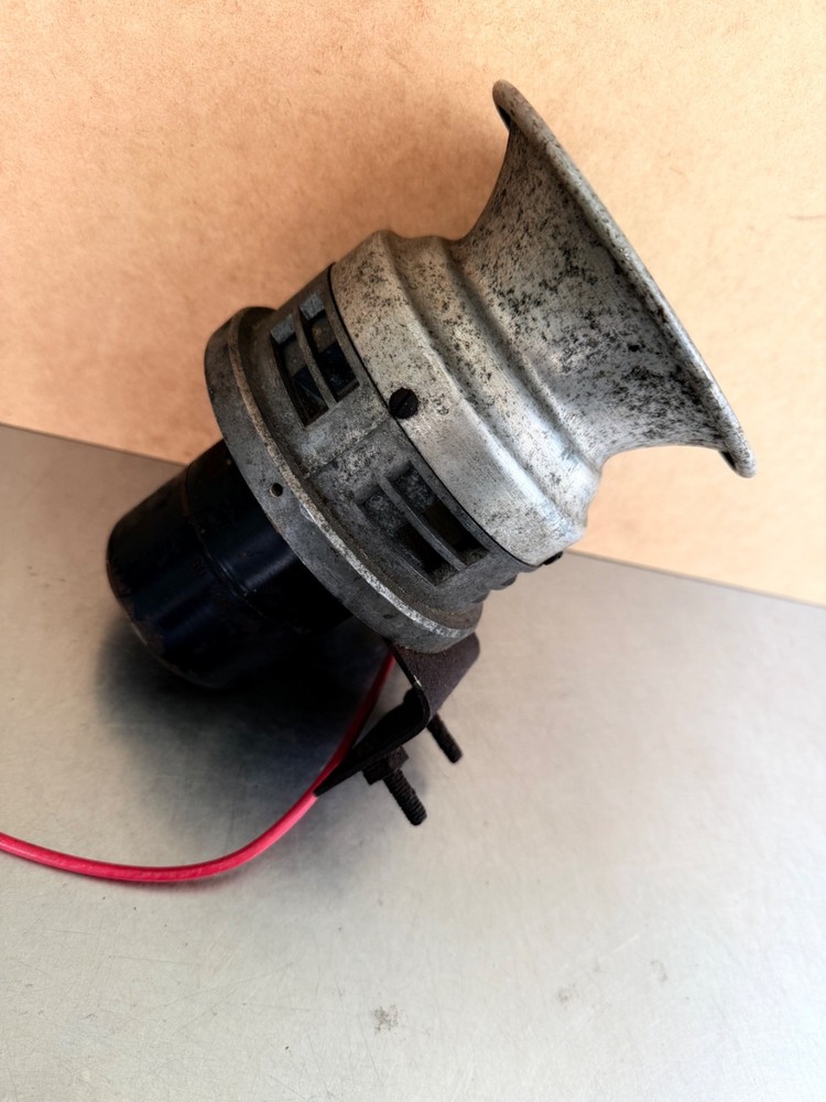 VINTAGE UNIVERSAL SECURITY INSTRUMENTS SIREN Working #B-13