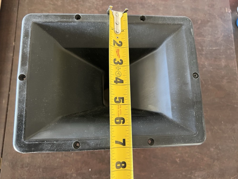 Behringer 1” Speaker Horn with Flare Model 44P60A8