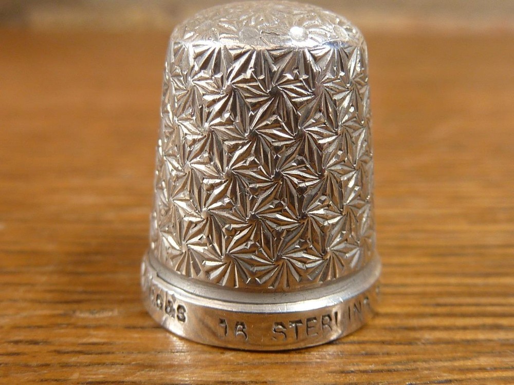 A nice Antique Henry Griffith Thimble Sterling silver #3