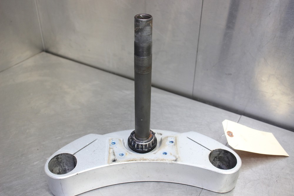98-03 VICTORY V92C Lower Triple Tree Clamp