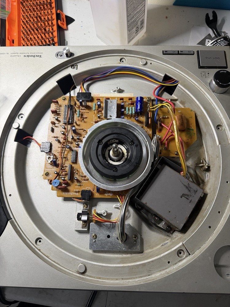 Technics 1200 MK2 Turntable Functional