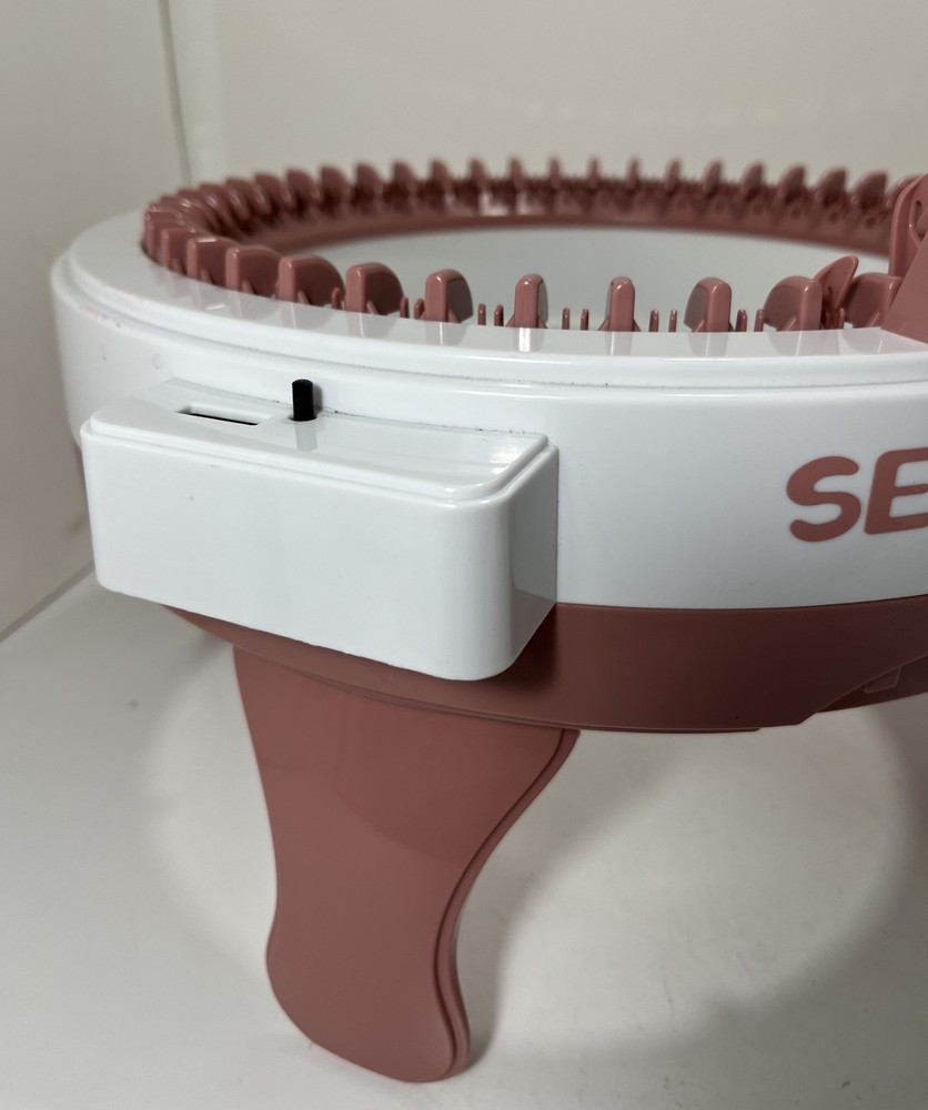 SENTRO 48 Pin Round Circular Knitting Machine w/Counter - Missing Tensioner Part