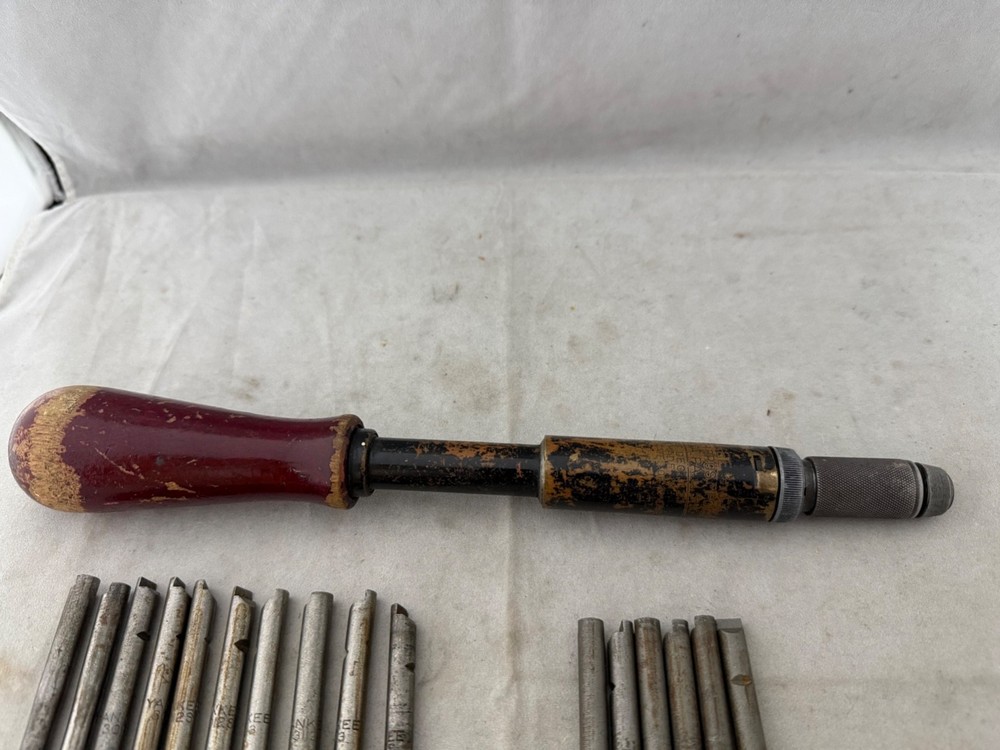 Yankee 30A North Bros MFG Screwdriver with 16 Bits Standard & Phillips