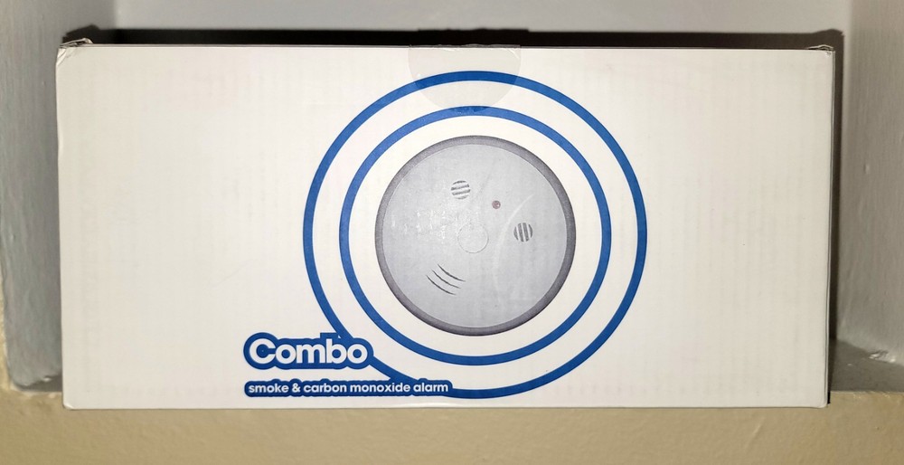 NEW IN BOX 6 PACK SMOKE/CARBON MONOXIDE DETECTOR