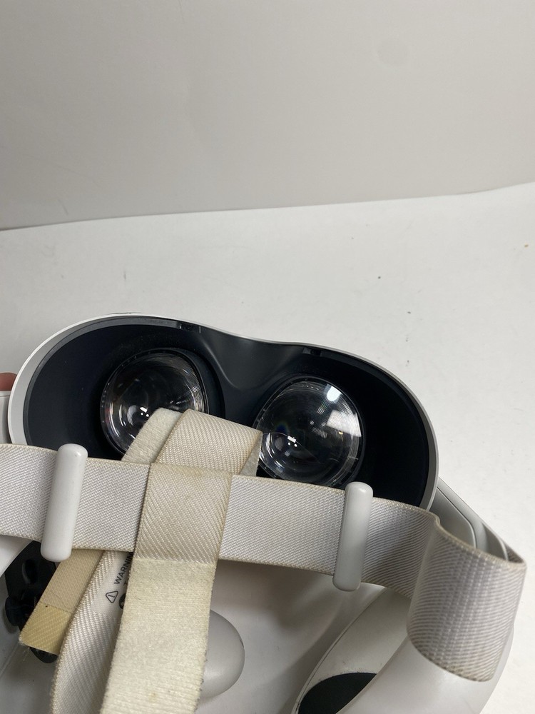 Meta Quest 2 128GB White Headset and Controllers Untested - Check