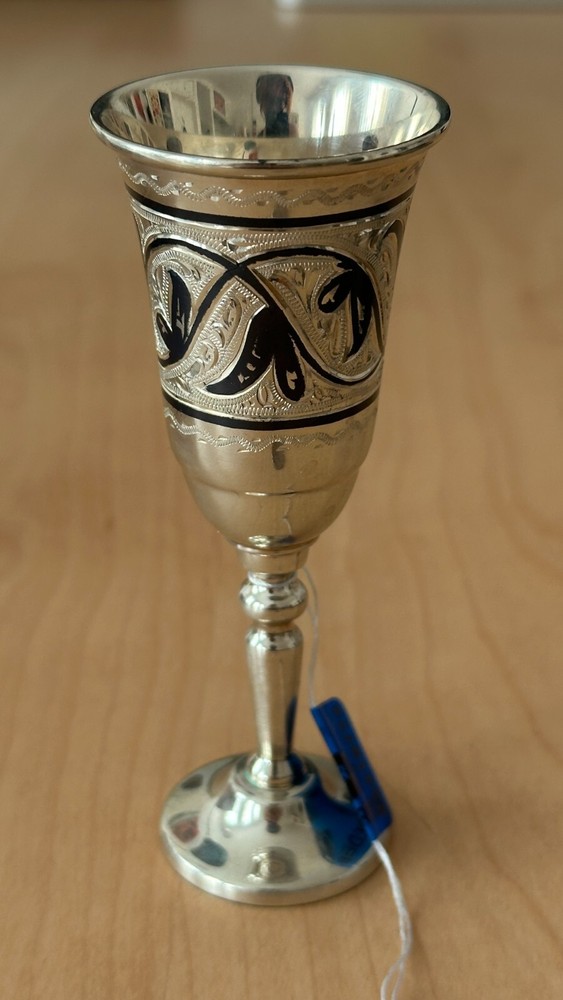 Silver Wine Goblet 2.06 oz (58.16 g) - Vine Pattern w a box