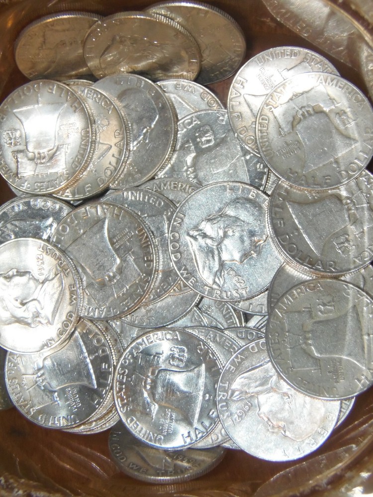 (1) 1950-1963 Franklin Half Dollar. 90% Silver   (Sf-2)