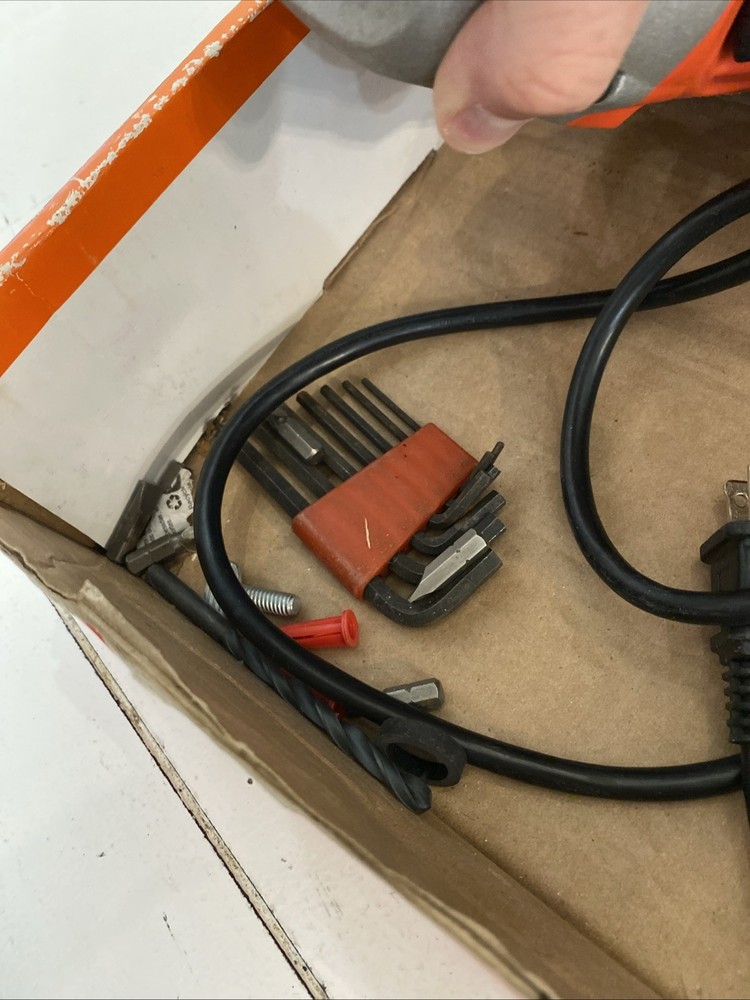 BLACK&DECKER CORDED DRILL DR501, PRE OWNED, TESTED.