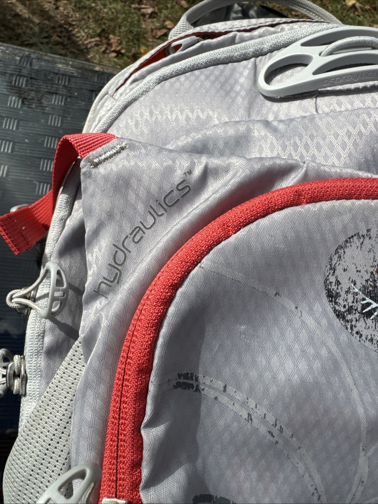 Osprey Verve 9 Hydration Backpack - Gray Orange. Good Condition