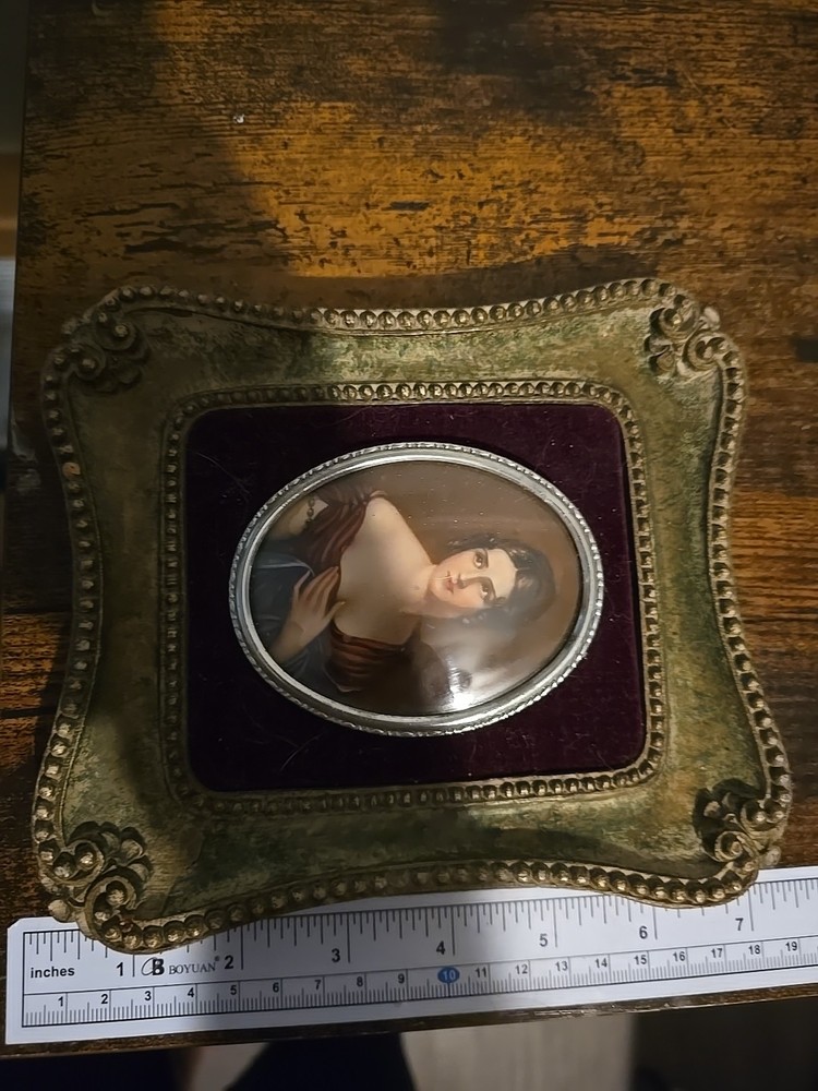 A Cameo Creation Art Piece