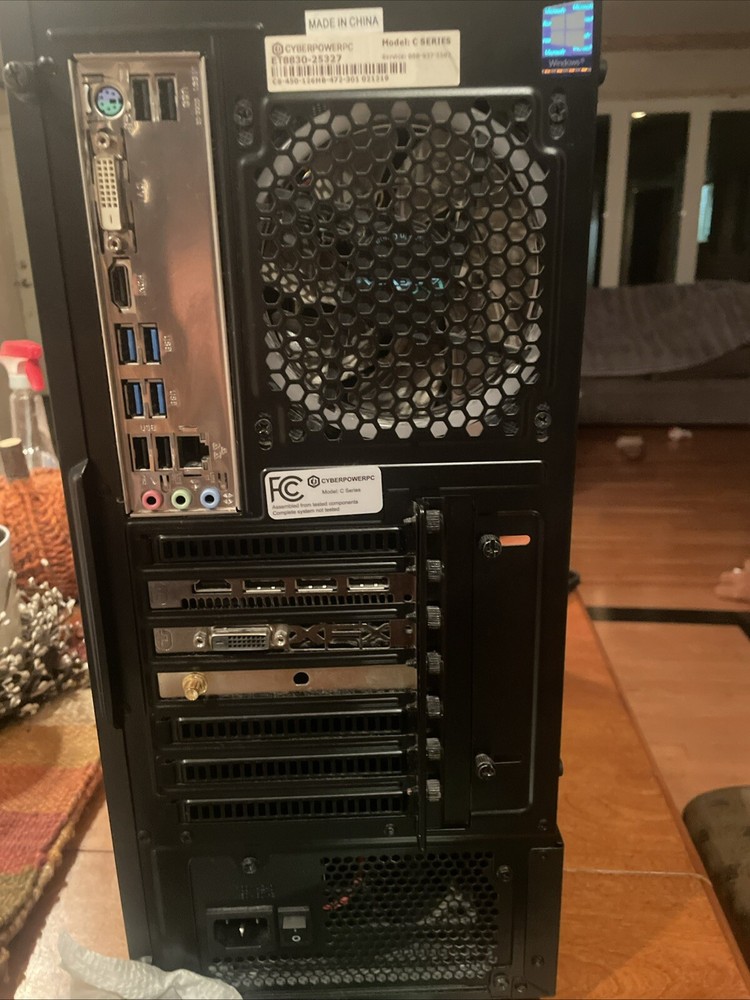 CyberPower Gaming PC + Royle Kludge Keyboard