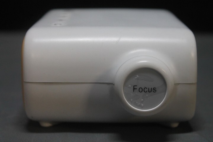 ELEPHAS Mini Portable Projector YG280 For iPhone /home DEVICE ONLY