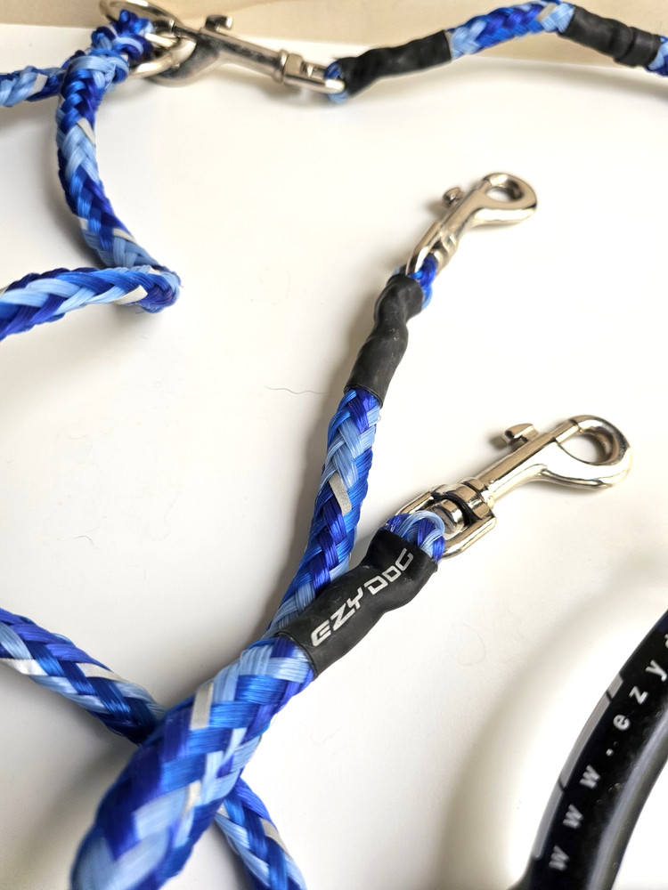 Ezydog Coupler & Leash With Ergonomic Handle Blue and White