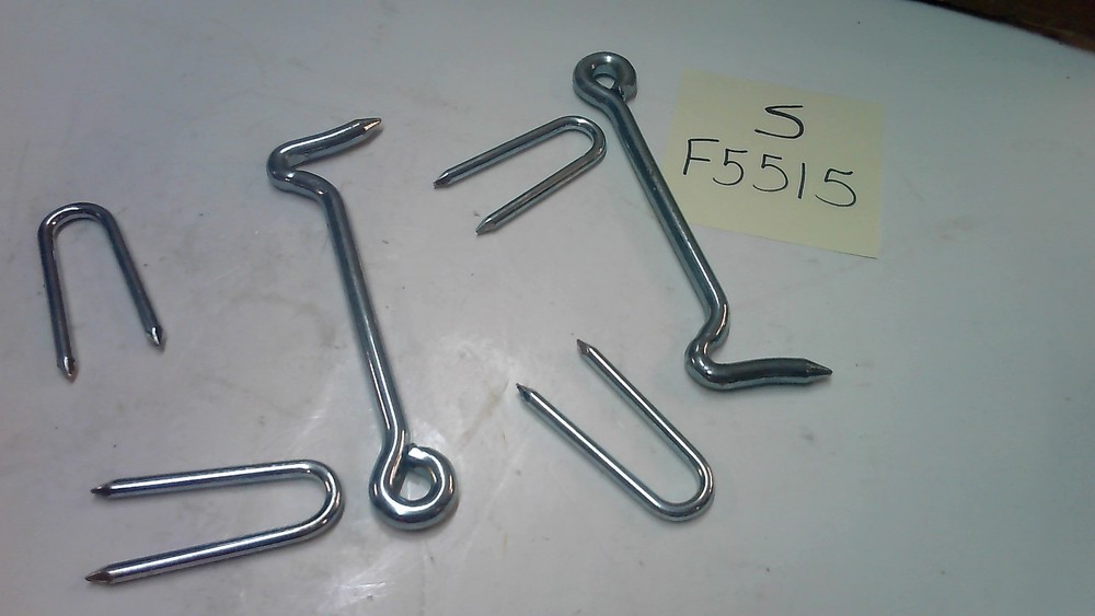 6 INCH GATE HOOK & STAPLES ( 2 HOOKS 4 STAPLES )