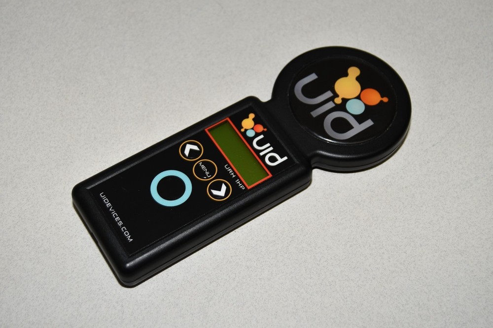 ^ Uid Identification Solutions Microchip URH-1HP Handheld Reader #X6385