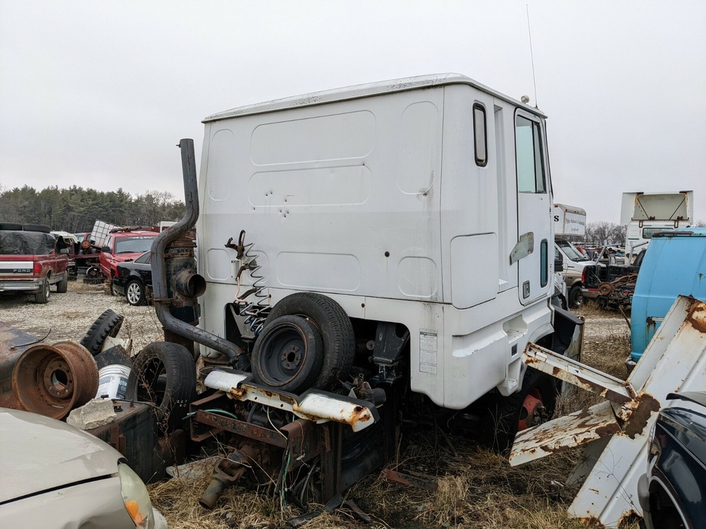 1981 Ford CL9000 Cabover Cab over Cab w/ sleeper