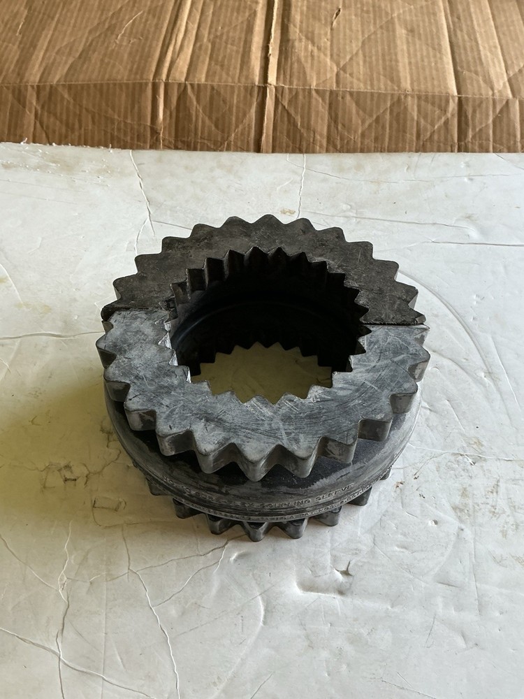 T.B. WOOD’S / NO. 10 SURE-FLEX COUPLING SLEEVE.(MISSING STEEL RING).