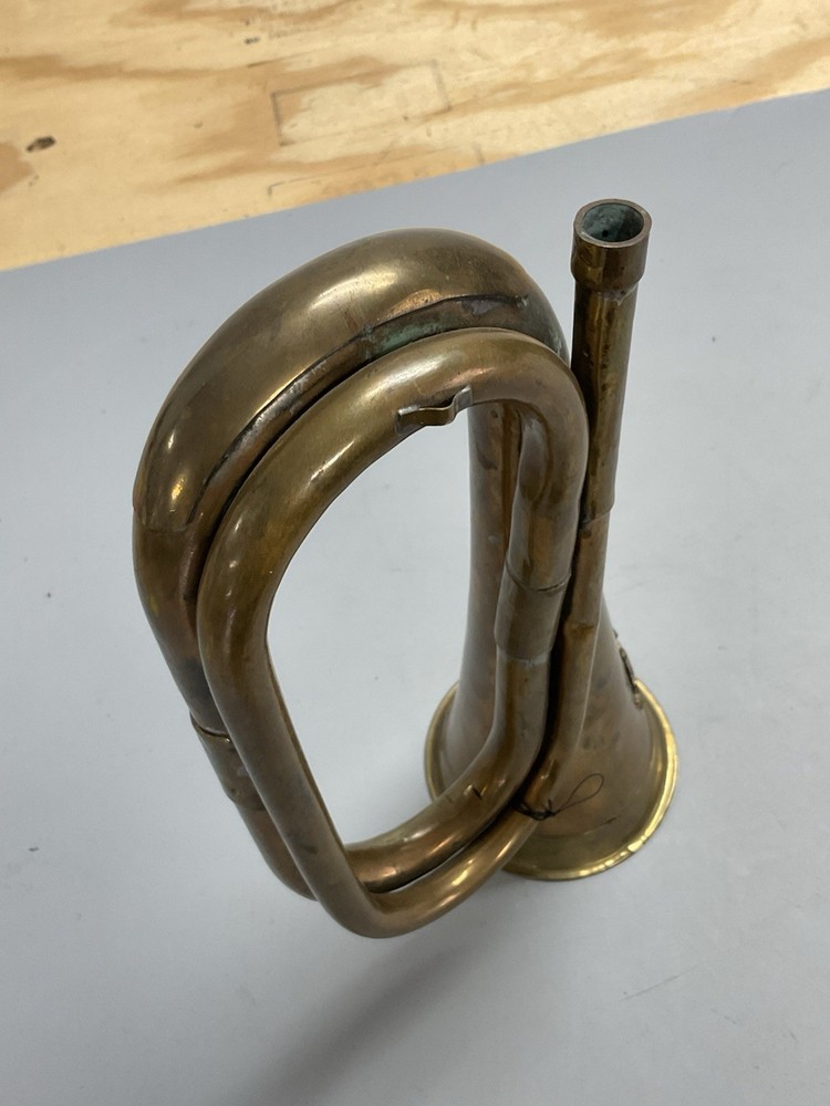 WW2 BRITISH BUGLE- Reproduction- y444