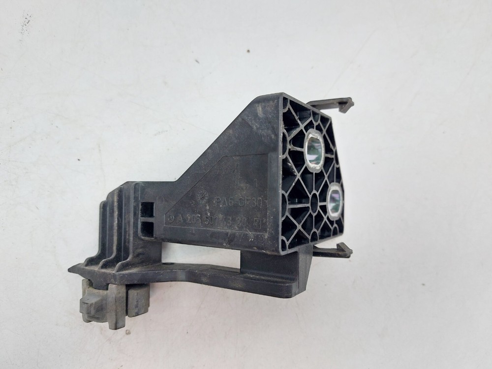 MERCEDES BENZ C CLASS W205 FRONT SLAM PANEL BRACKET LEFT PASSENGER SIDE 2018
