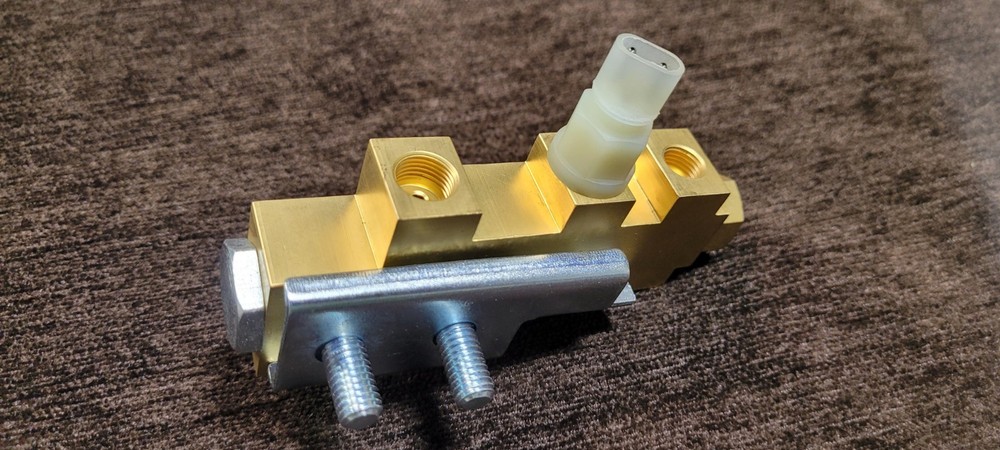 1965–1973 Mustang, Cougar Disc/Drum Proportioning Valve Distribution Block