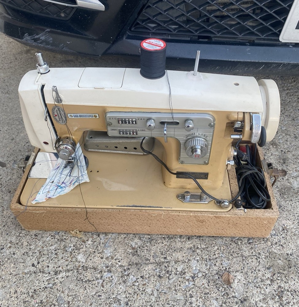 Vintage Good Housekeeper Sewing Machine