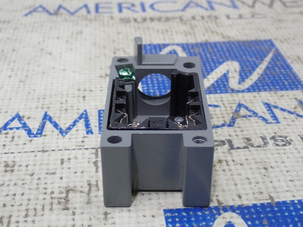 Eaton E50RA Limit Switch Single Pole Receptacle Ser A1 New