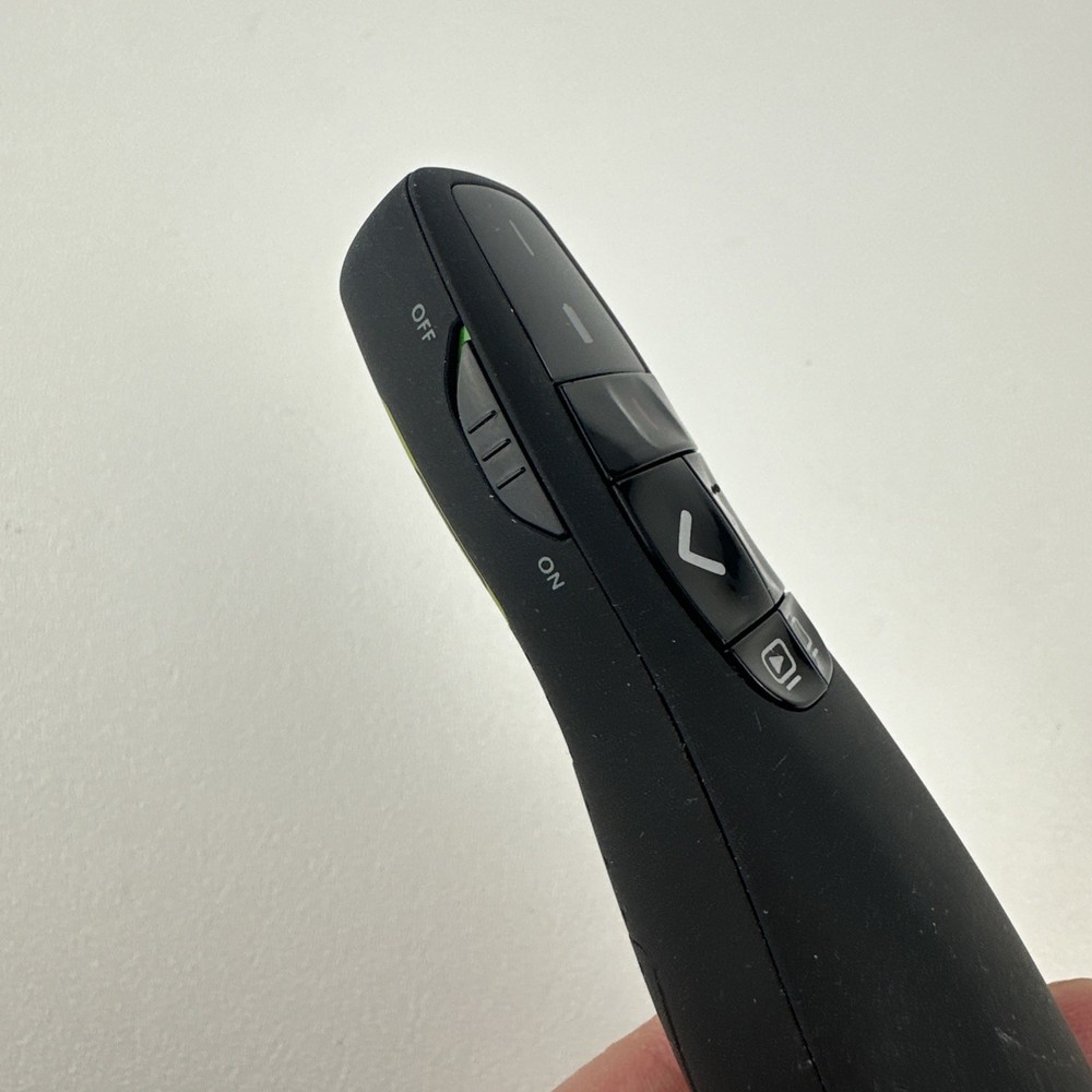 Logitech R400 Wireless Presenter with Laser Pointer Presentation Remote Clicker