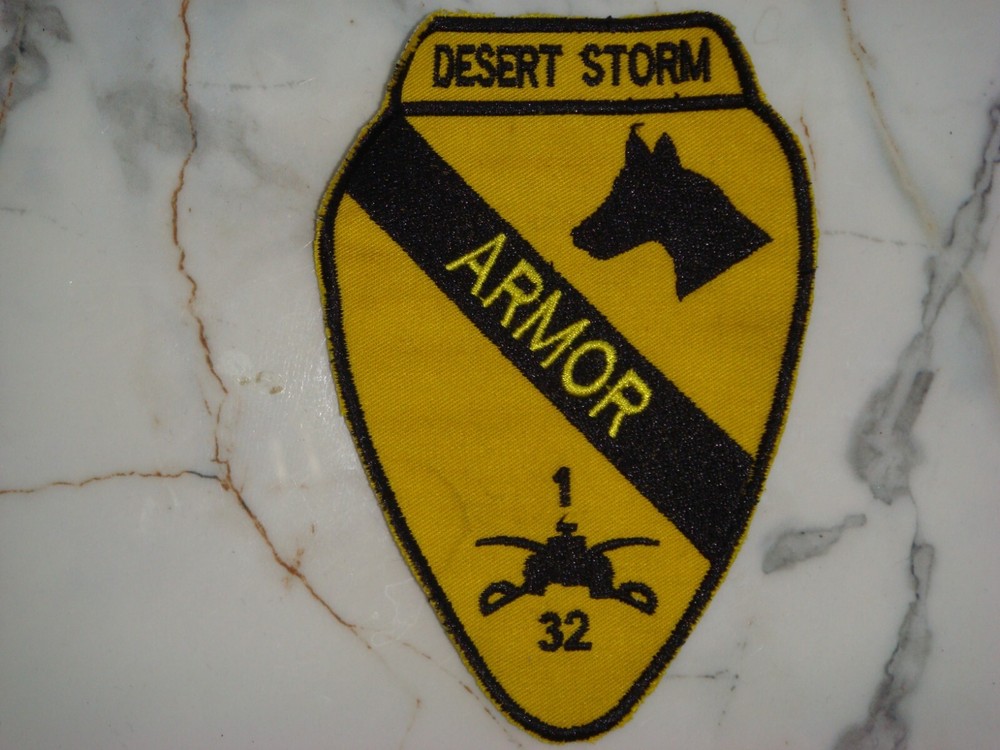 US DESERT STORM 1st CAVALRY 1st BATTALION 32nd ARMOR REGIMENT PATCH