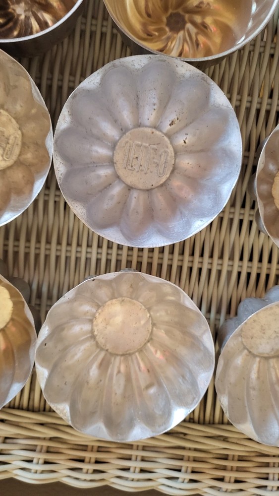 Vintage Metal Bakeware Lot