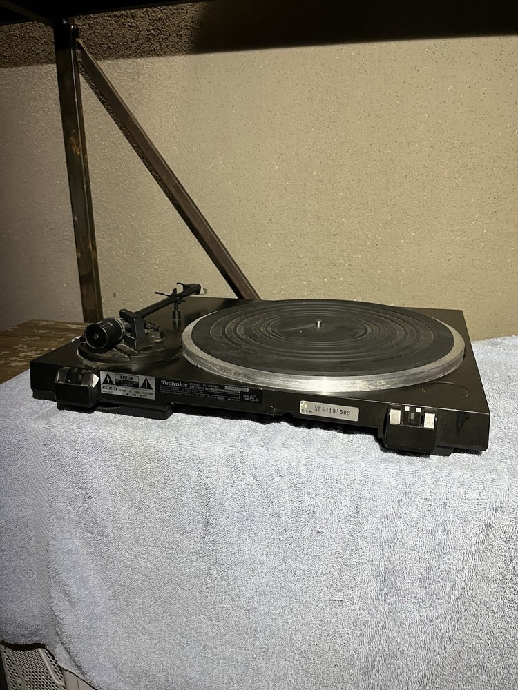 Vintage Technics SL-DD24U Direct Drive Automatic Turntable - Untested