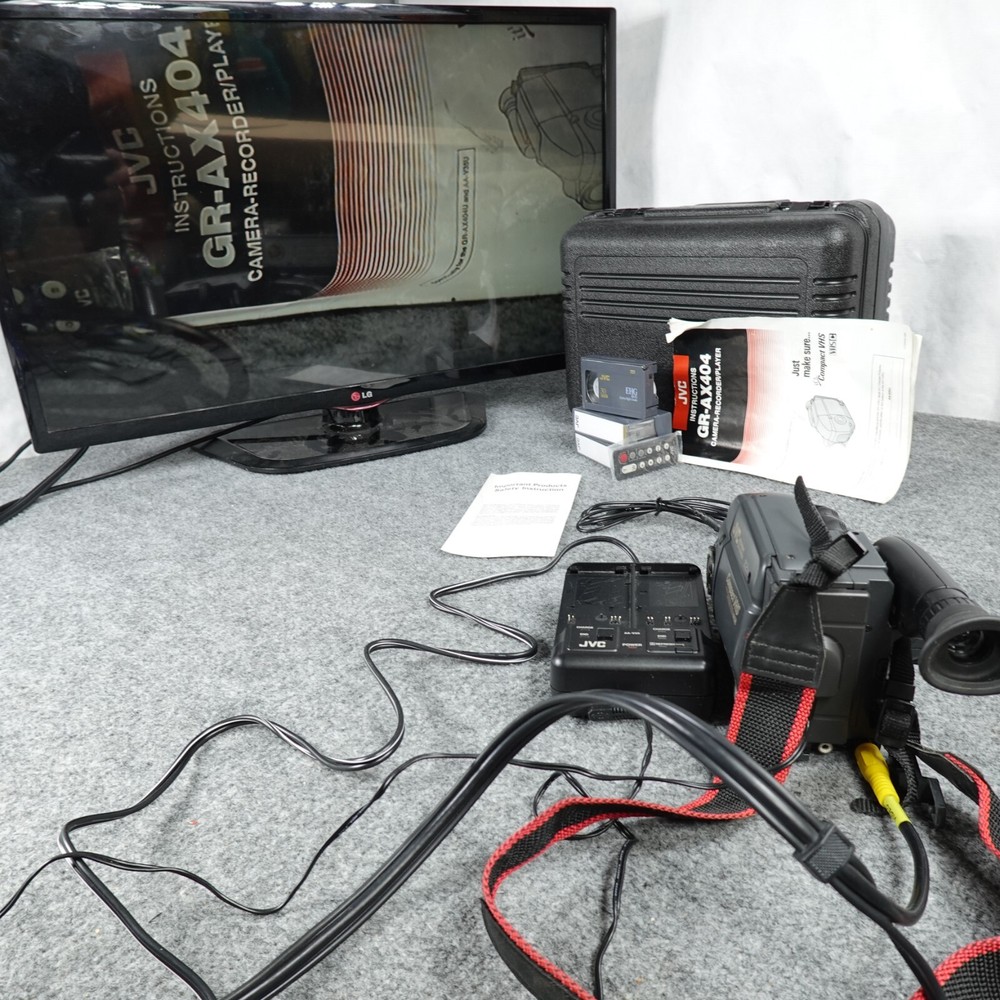 JVC GR-AX404 Camcorder VHS-C Compact Video Bundle W/ Remote Case Tested Japan
