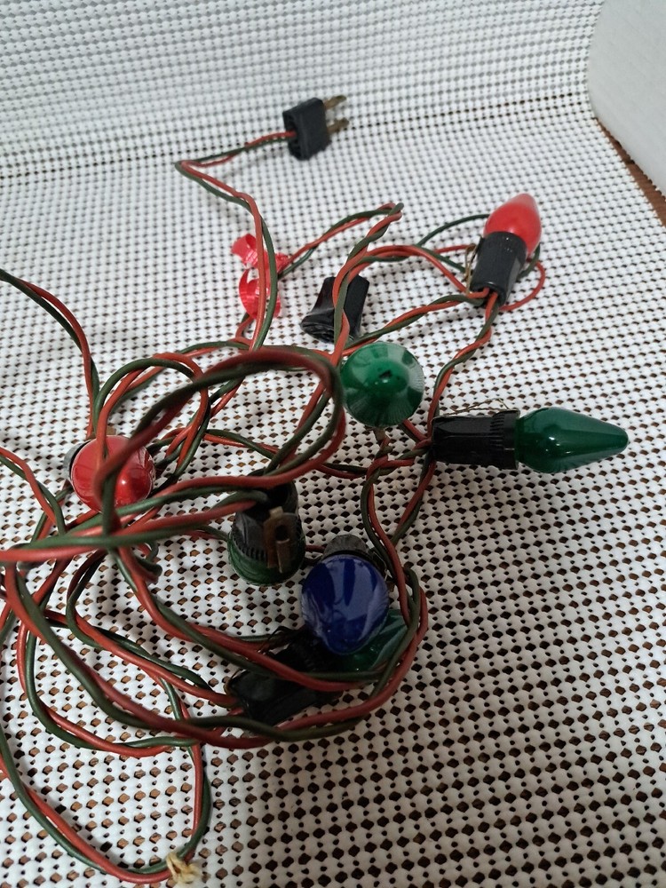 Gilbert Vintage C7 Christmas Light Strings 3 Sets 7 Sockets Per String, 11' 4"