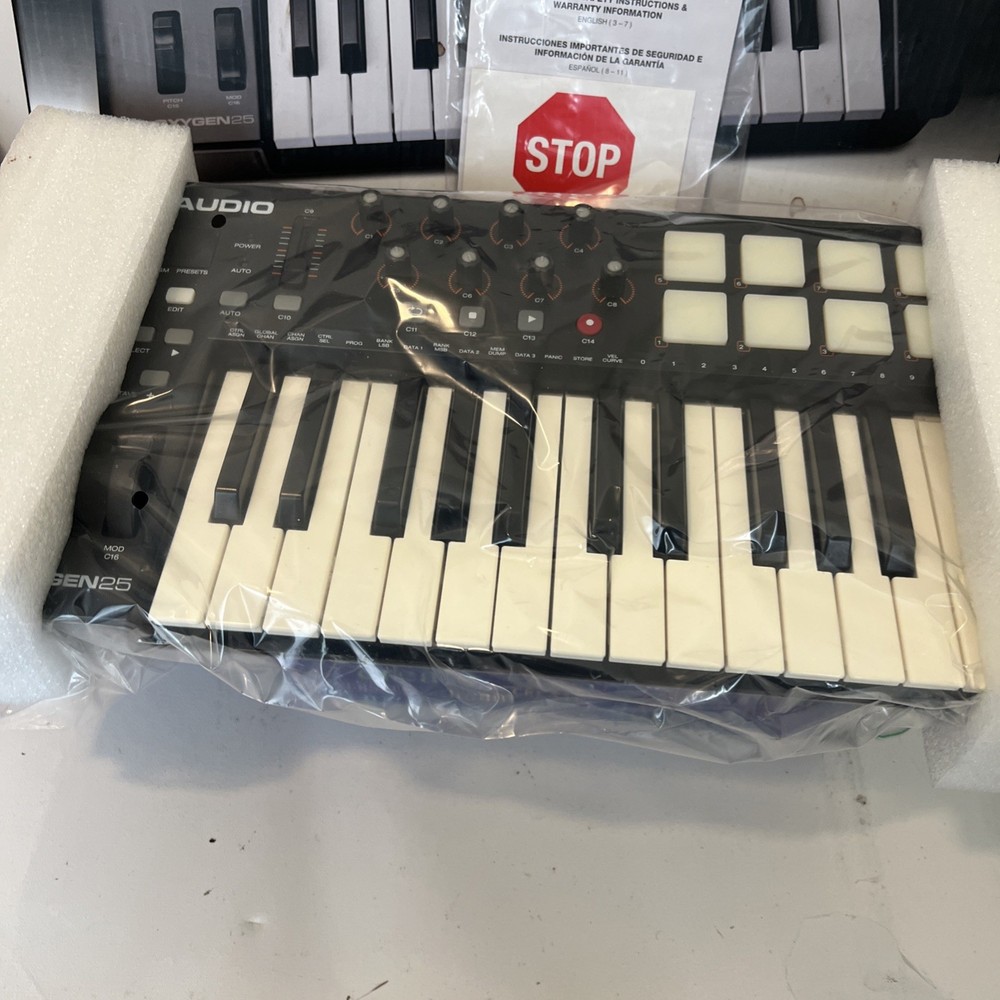 M-Audio Oxygen 25 MIDI Keyboard Controller in Original Box-New Open Box