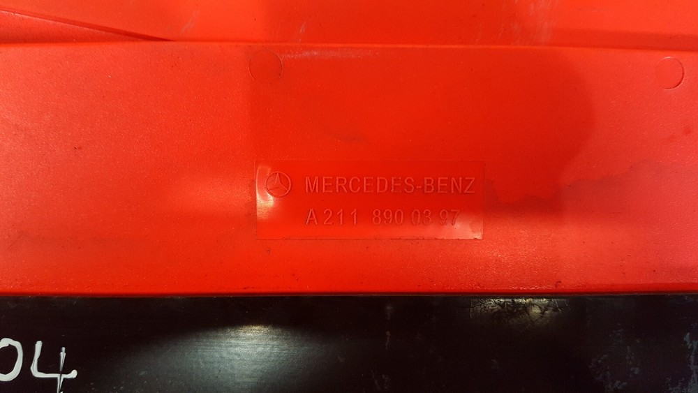2007-2012 MERCEDES C CLASS W204 EMERGENCY WARNING SIGN TRIANGLE A2118900397
