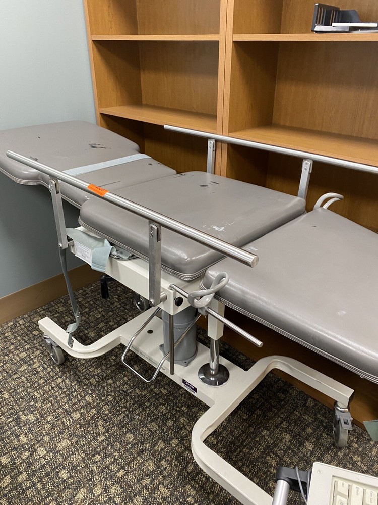 BIODEX DELUXE ULTRASOUND TABLE