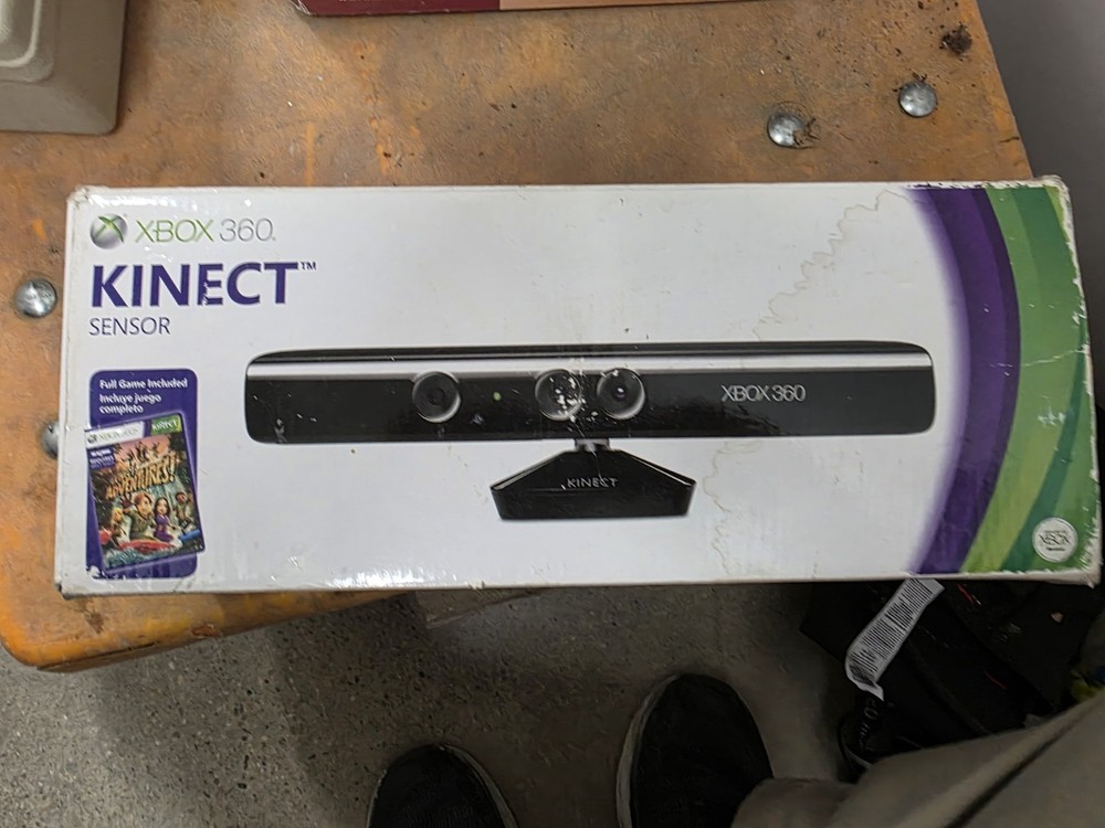Xbox 360 Kinect Motion Sensor Bar with Cord In Original Box