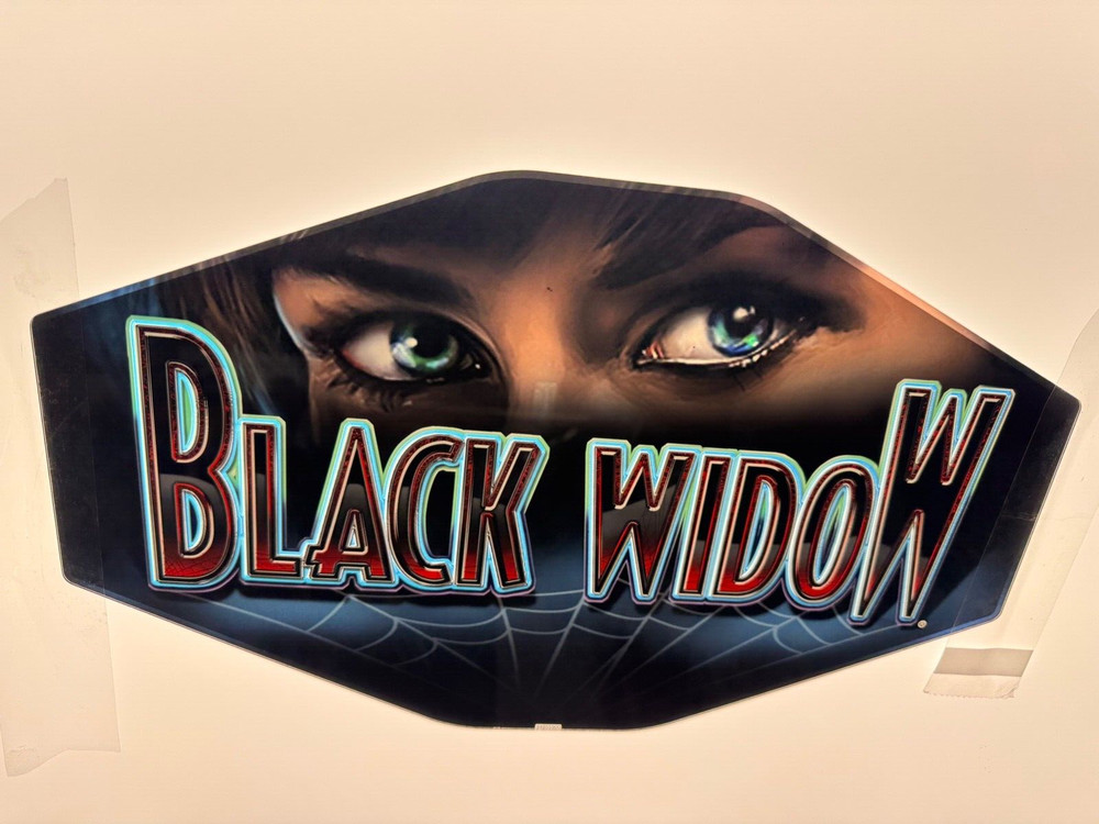 BLACK WIDOW slot machine polygon topper