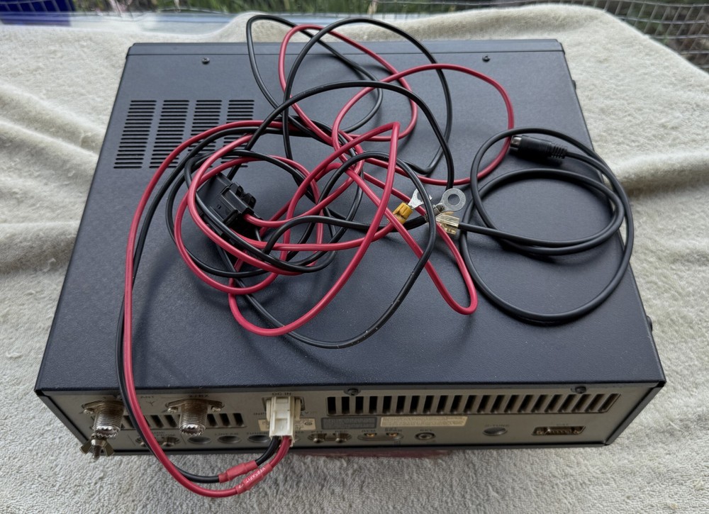 YAESU TRANSCEIVER MODEL FT DX 1200 - AS PICTURED