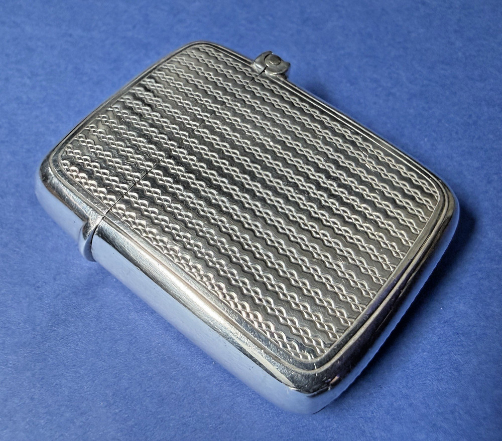 VICTORIAN SOLID SILVER WIDE VESTA CASE LONDON 1892 BY SAUNDERS & SHEPHERD