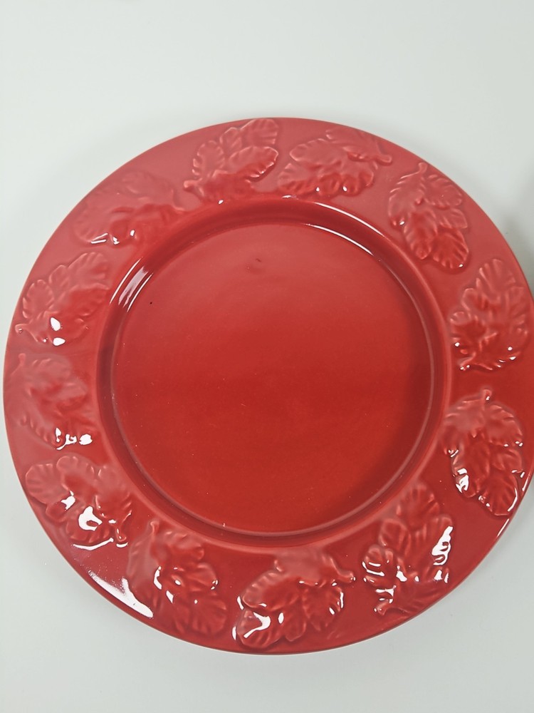 3 Pillar Candle Holders Leaf Design
