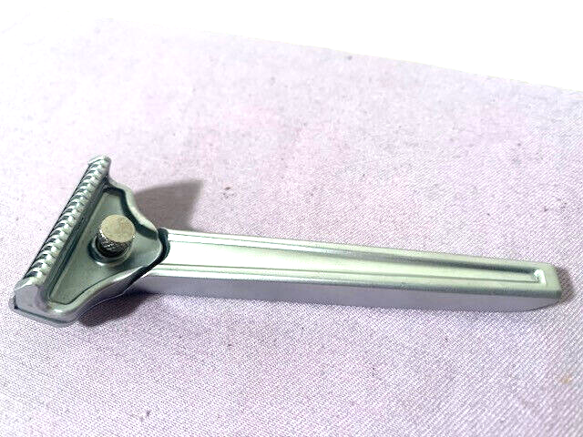 Supply Single Edge SE One Blade Silver Safety Shaving Razor --- Great Condition