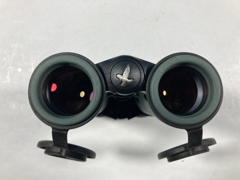 Swarovski EL 8x32 Binocular with Case - Open Box