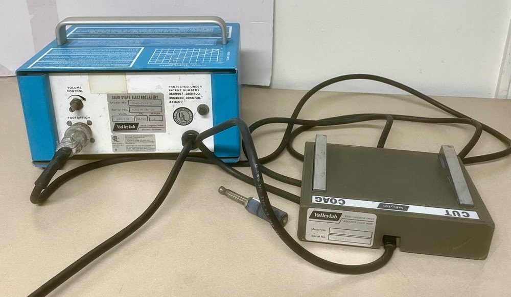Valleylab SurgiStat Solid State Electrosurgery Unit w/ Footswitch