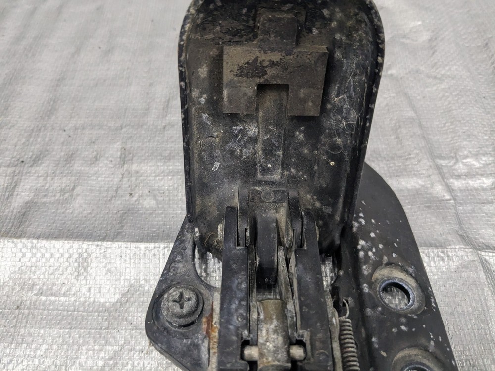 1990-2000 MIATA CONVERTIBLE TOP LATCH LEFT DRIVER SIDE 01NBA3D 90-00