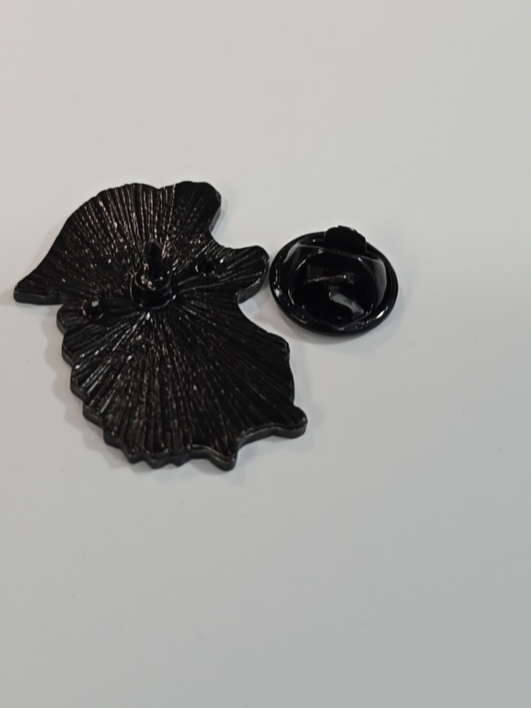 Hedgehog With Green Leaf Lapel Pin