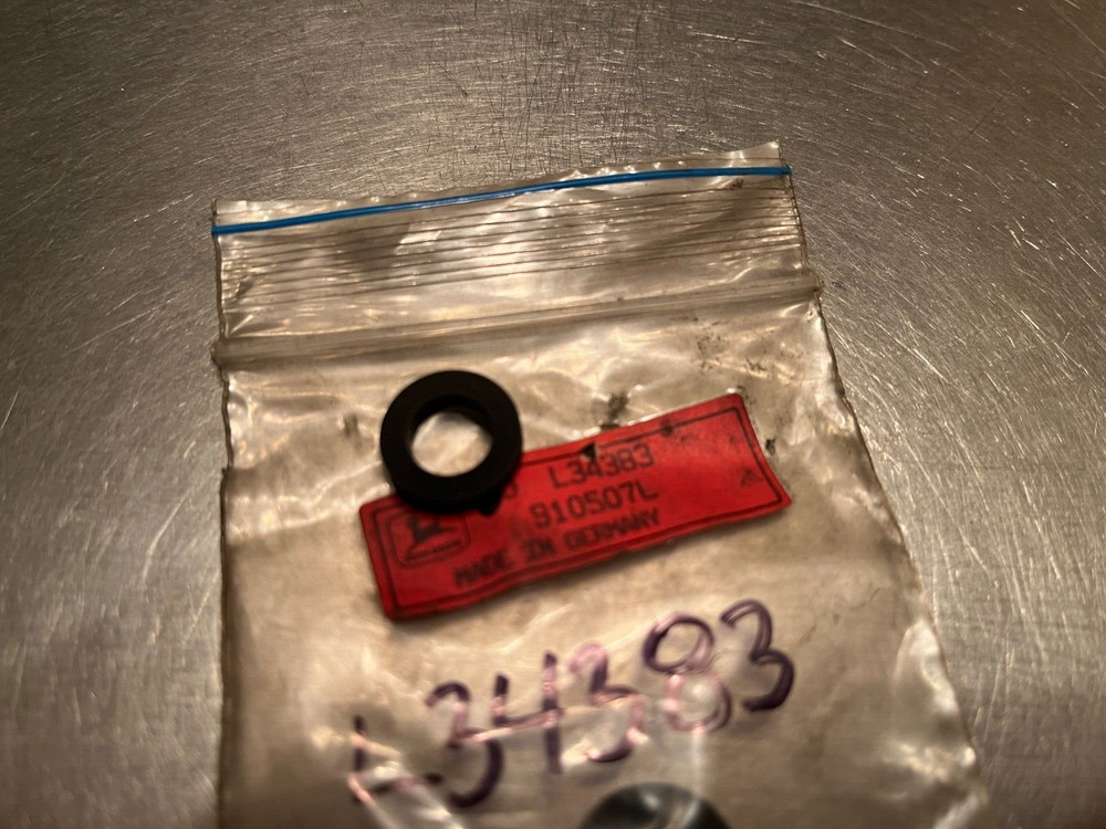 L34383  Genuine OEM  John Deere   WASHER